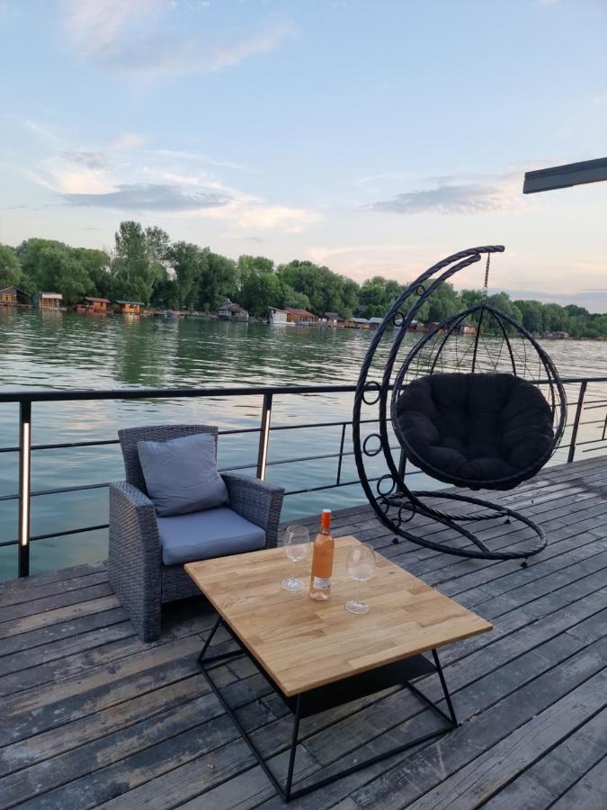 Swan Hotel Belgrade Luaran gambar