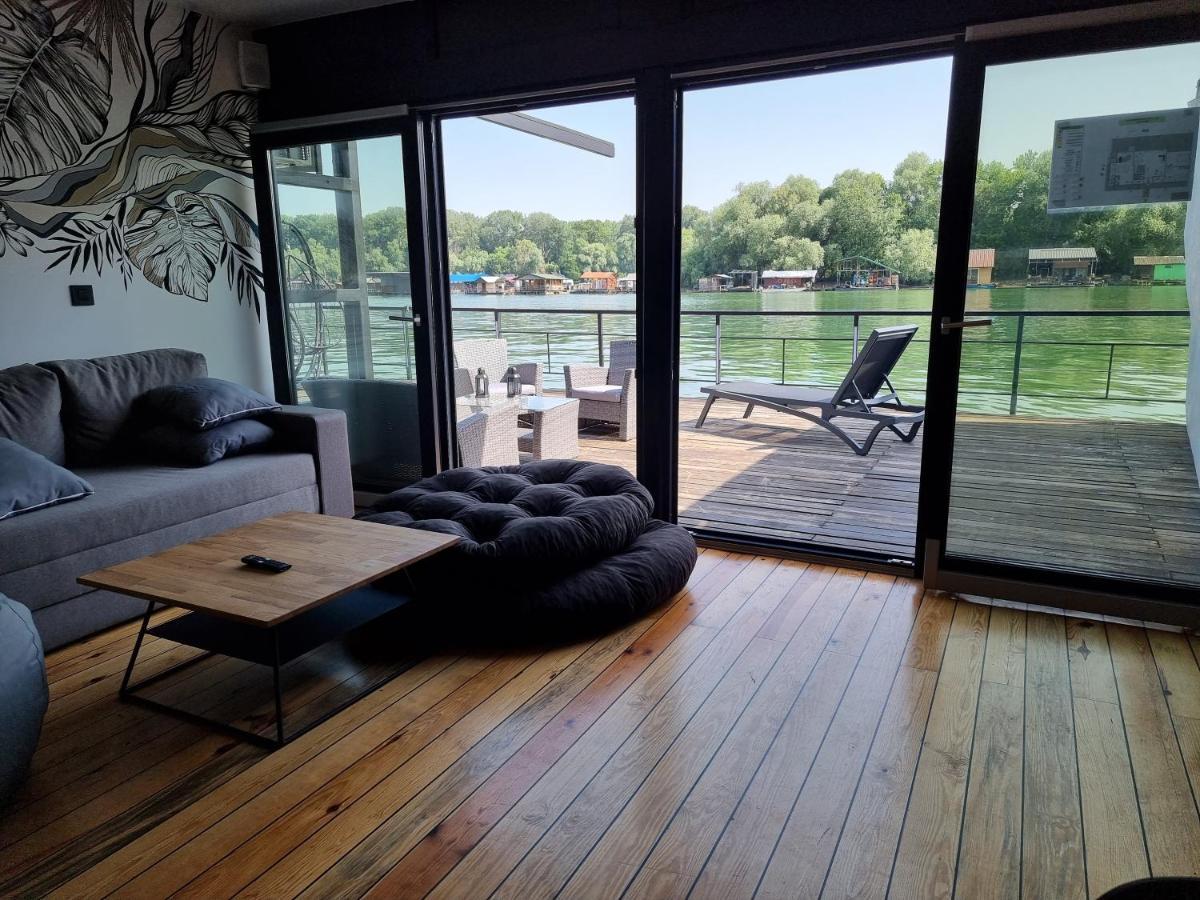 Swan Hotel Belgrade Luaran gambar