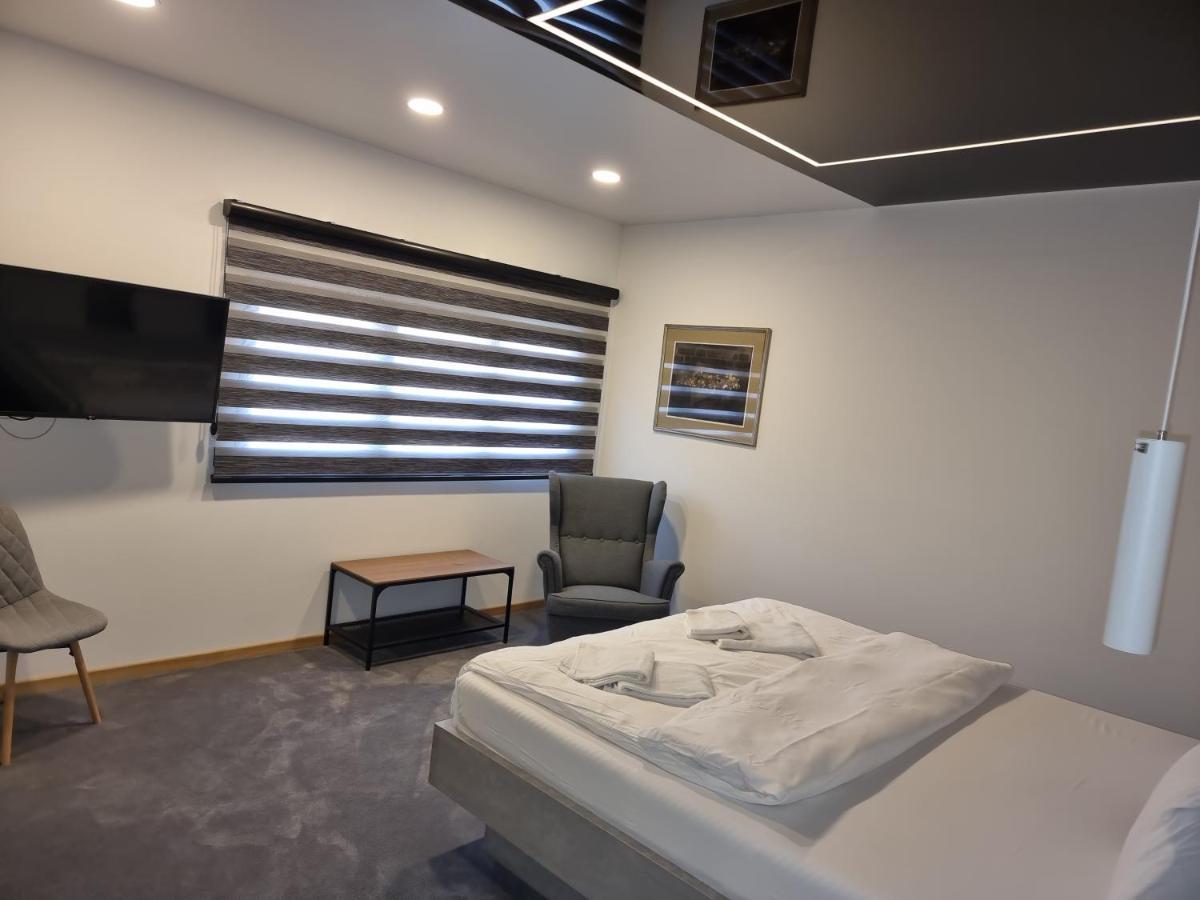 Swan Hotel Belgrade Luaran gambar