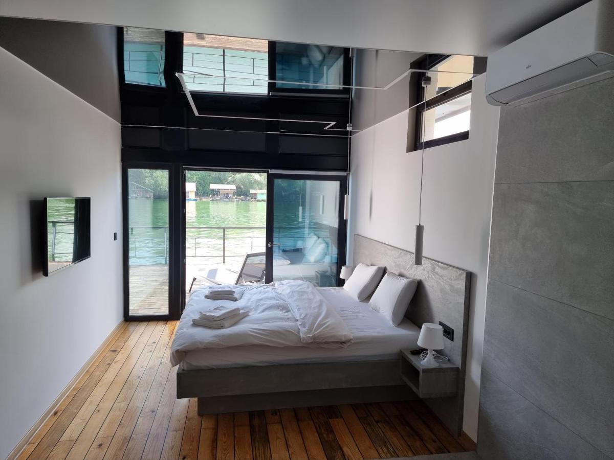 Swan Hotel Belgrade Luaran gambar