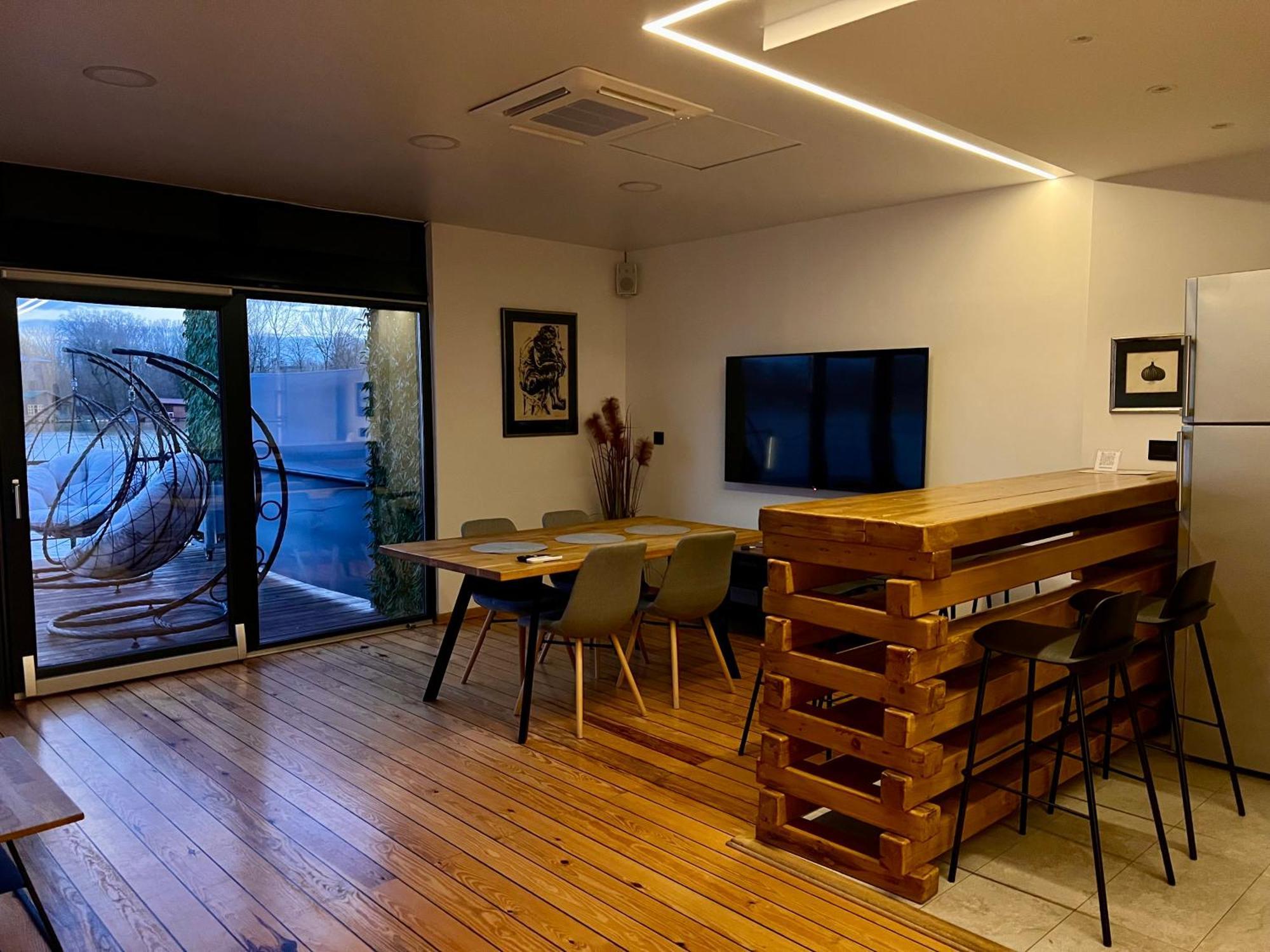 Swan Hotel Belgrade Luaran gambar